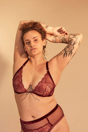 Settle for more - PLUNGE BRA - SAMPLE - Plunge Bra - theunderargument.com